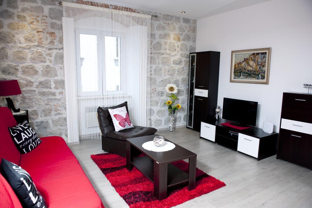 Apartman U Srcu Grada - Ilicev Prolaz สปลิท ภายนอก รูปภาพ