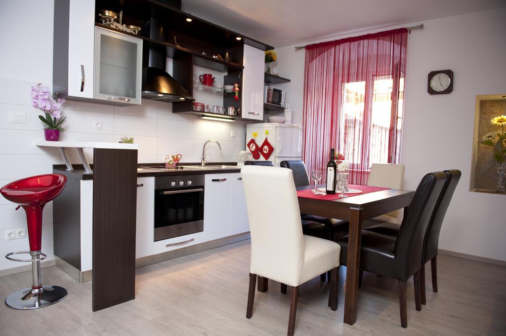 Apartman U Srcu Grada - Ilicev Prolaz สปลิท ภายนอก รูปภาพ